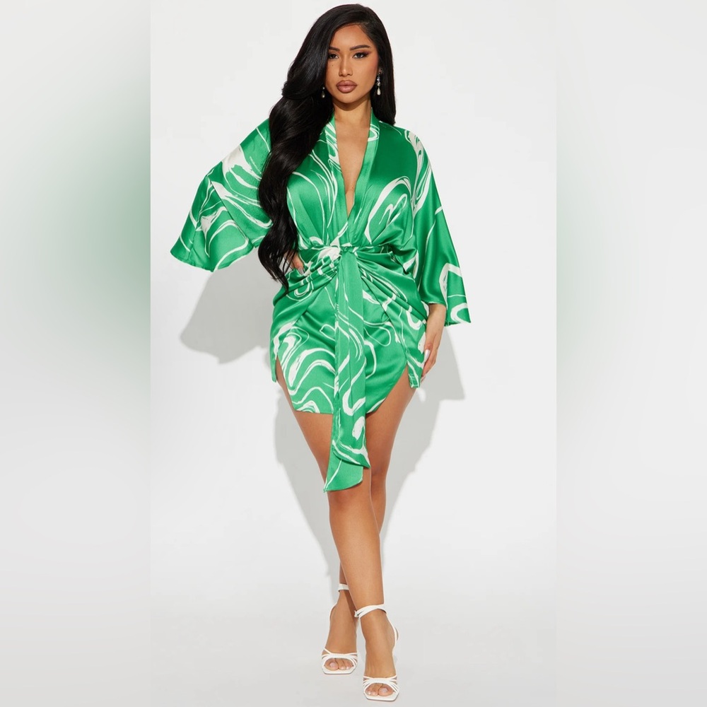 NWT GREEN ABSTRACT PRINT DRESS